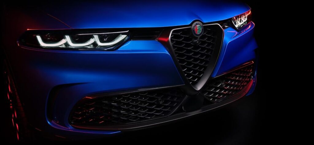 Nuova Alfa Romeo Tonale ad Alba e Bra fari anteriori