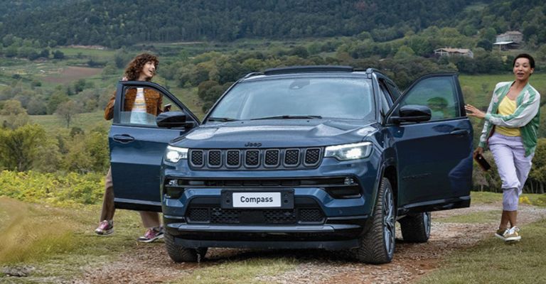 jeep compass altitude hybrid spazio alba e bra